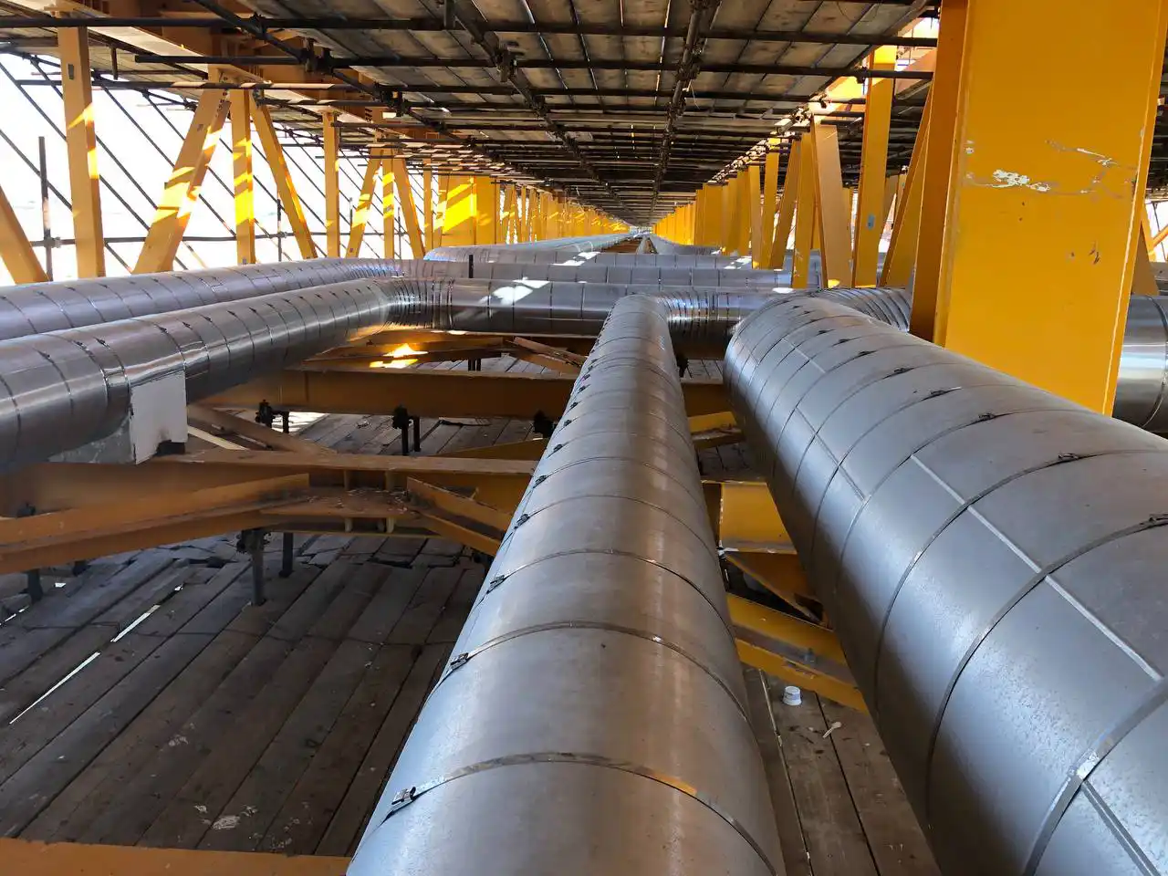 Material Selection in Industrial Piping: Criteria and Field Experience